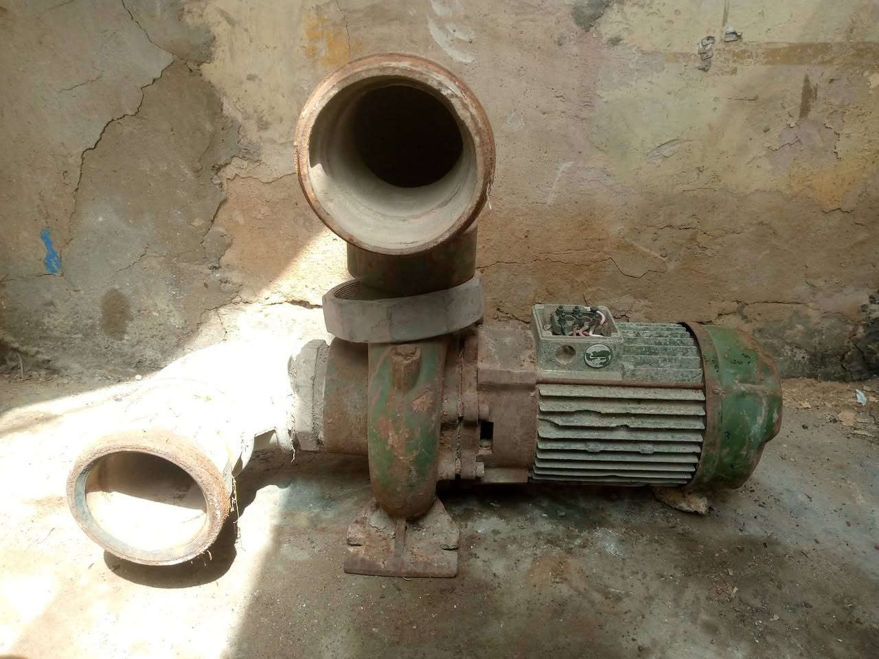 السلام عليكم للبيع ماطورات العدد 6 متروكات صار فترة مافحصهن ماعندي كهرباء ثري فيس  ماعرف مجيمات محروكات ابيعهن فحم كوم حديد مابيهن لوحة ماعرف كم حصان السعر 600العنوان بغداد الي يريد يدخل خاص


**إذا كنت صاحب هذا الإعلان وتريد حذفه لأي سبب، رجاءا أرسل رسالة إلى الدعم الفني**