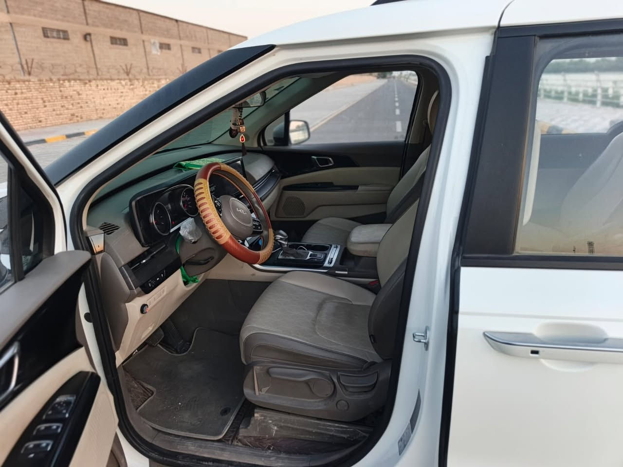كيا كرنفال ٢٣ لون ابيضّ خصوصي باسمي رقم دولي  تحويل مباشر***********

