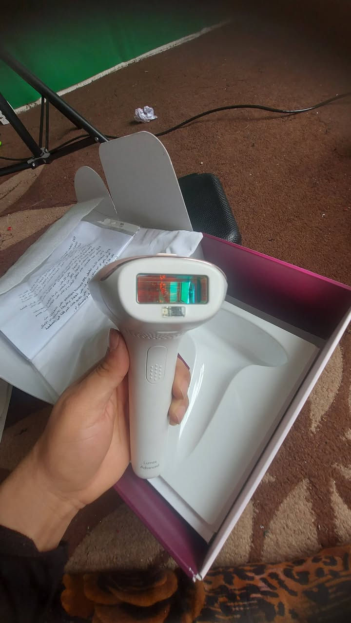 ✅️جهاز اصلي ازاله الشعر باليزر مفتوح ومفحوص بس  وموجود عليه اسم الوكيل والجهاز بي ضمان اصلي من شركه فيلبس  ابيش يخدمكم  نتفق انشاء الله سهلا  واليطيني بي سعر اول شي ابيعه هذه رقمي ***********
