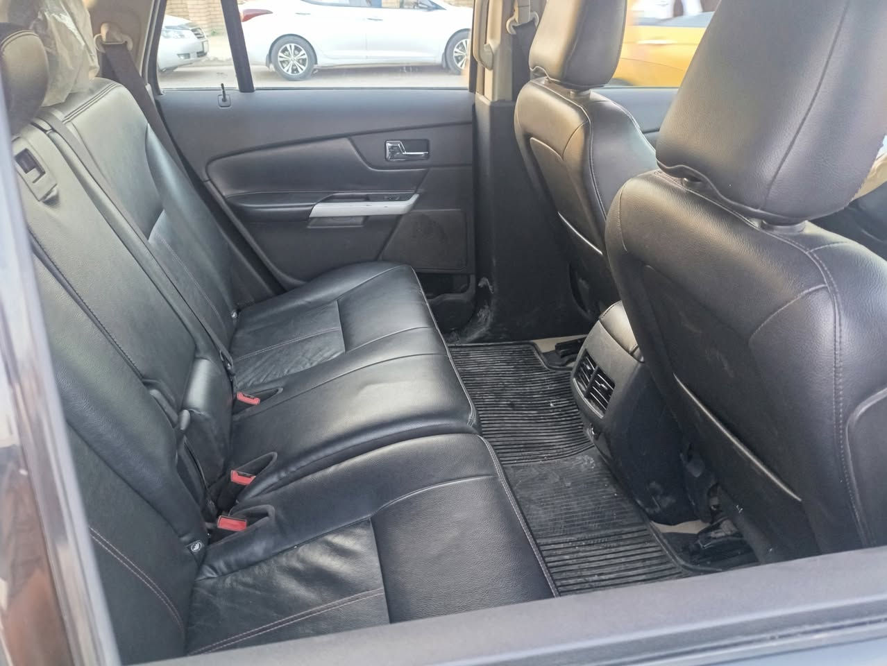 فورد ايدج 2012رقم سليمانيه باسمي سياره مكفوله سعر 120وبيهه مجال سونار موجود وارد خليجي للاستفسار ***********
