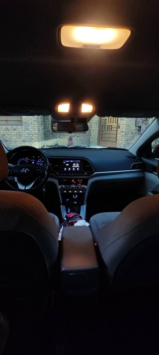 للبيع: هيونداي إلنترا
📆 الموديل: 2020 
🚘 النوع: النترا امريكي 
🧰 المواصفات:
محرك 1.6 لتر 4 سلندر
قوة ~130 حصان
قير أوتوماتيك 6 سرعات
دفع أمامي
💡 التجهيزات:
جنوط رياضية
شاشة وسطية (بلوتوث/يو إس بي)
تكييف قوي
مصابيح أمامية
وسائد / ABS
📍 الحالة: ممتازة / نظيفة (حسب حالتك)
⚡ استهلاك وقود ممتاز
📌 اللون: أحمر
📍 المدينة: (بابل - الحله)
📞 للتواصل: (0773 540 2470)
السعر 130 وبيها مجال بسيط
