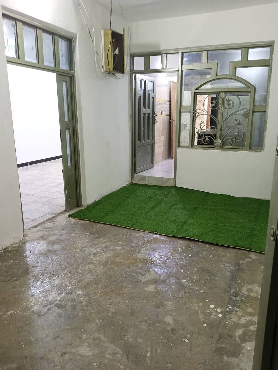 السلام عليكم .. بيت للبيع 120 متر الصدر الثالث 17تموز الكوفه سايدين مطار فرع اسواق فدك مثل ما موظح بالفيديو بيت جديد  للاستفسار اكثر مراسلة الصفحه او الاتصال ع الرقم *********** وات ساب
