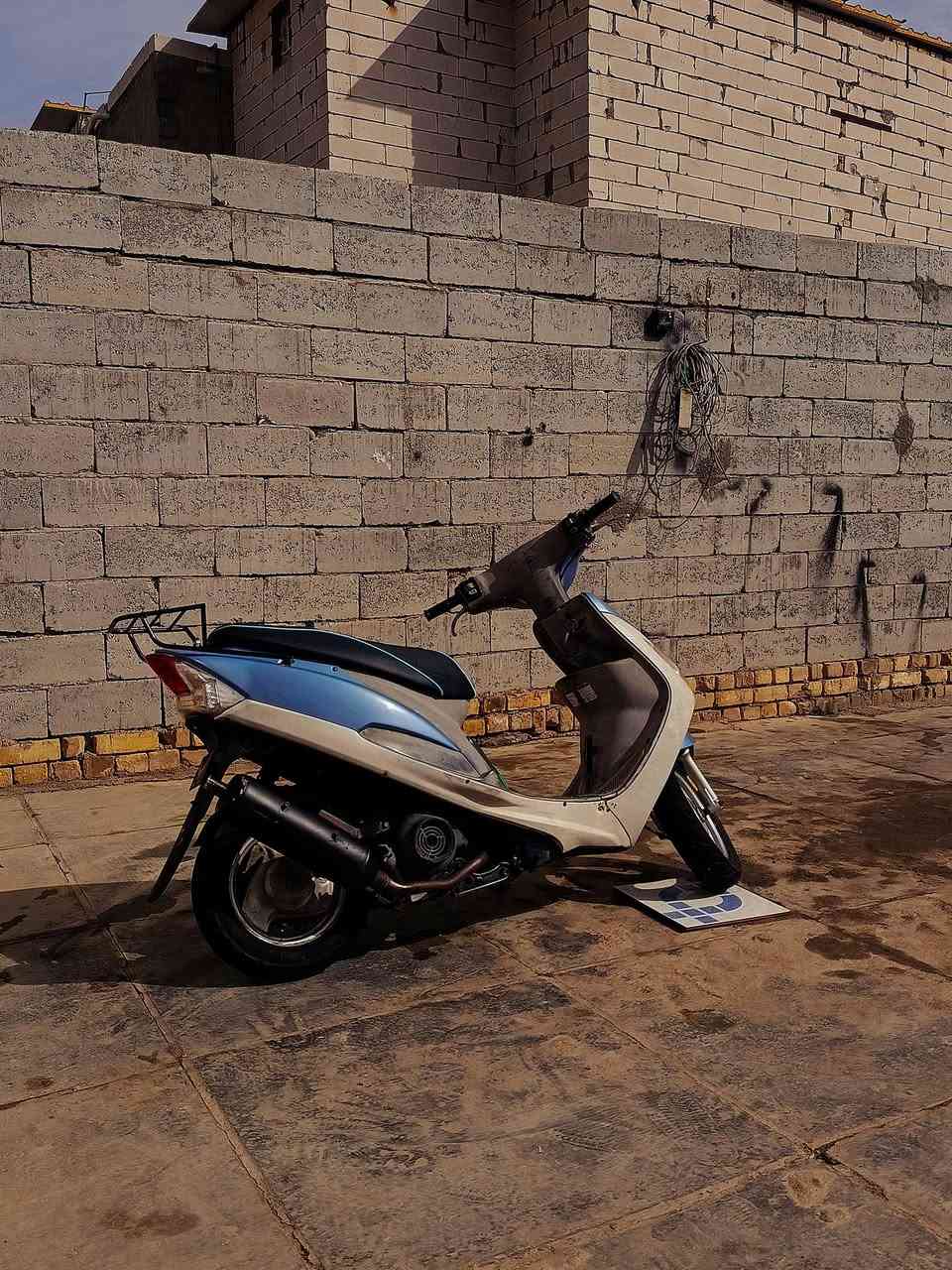 السلام عليكم (ماكس منغولي للبيع)
مكينة مامفتوحة 
شغالة سلف هندر 
كهربائيات شغالة 
دراجة جاهزة من كلشييي 
مكاني ديوانية حي فرات 
لسعر ٦٠٠ بيهة مجال 
لرقم ***********
