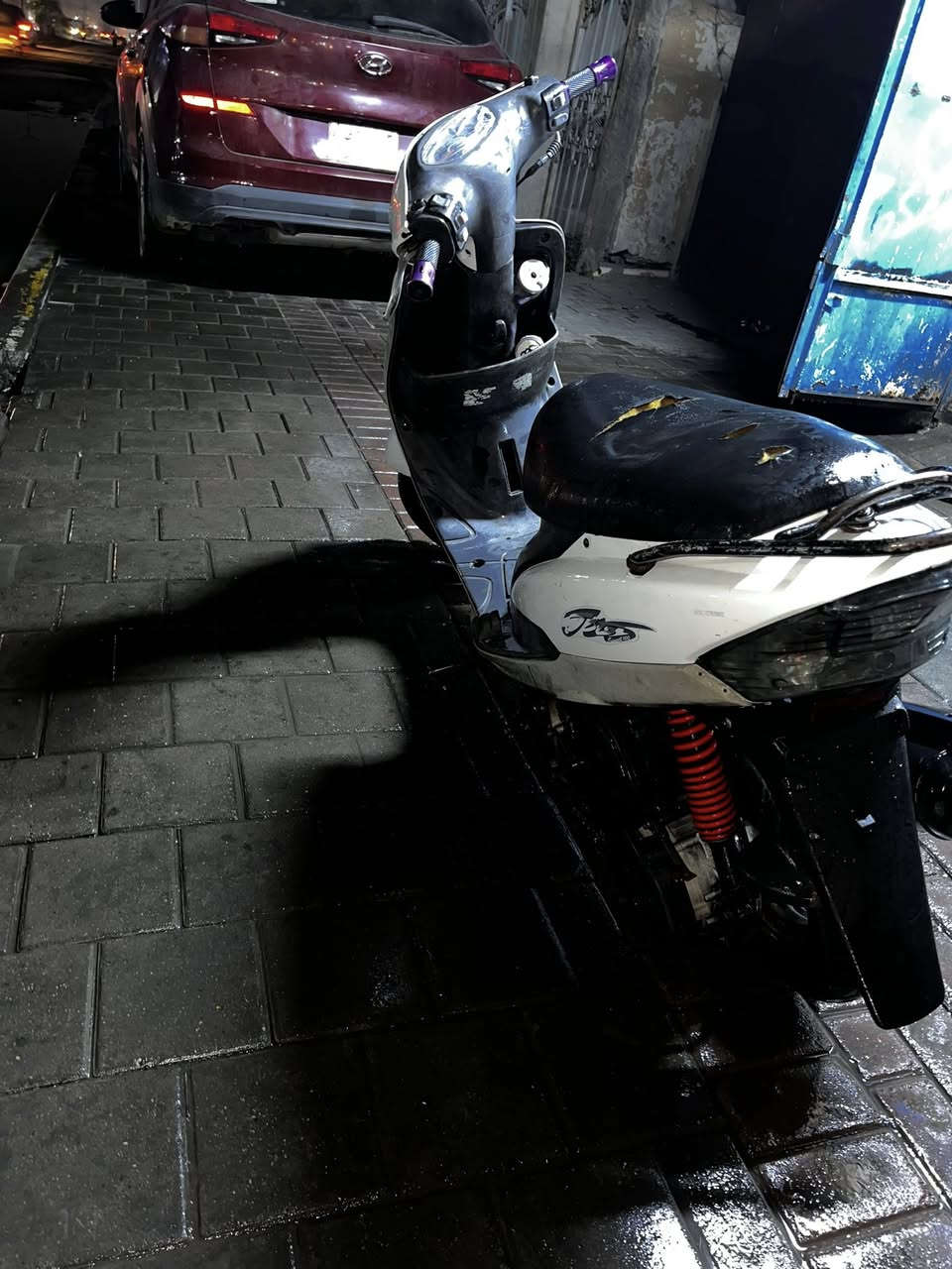 السلام عليكم ماكس منغولي رمبه اورقه كامله كلشي شغال مابيه نقص بس باتريه شوي تعبانه كهرباء كله شغاله جيب فيتر وافحص أخذته ب850 ومعتاز ارد ابيع
برغي ممفتوح منه رايده ب550وبيه مجال 
عنوان بغداد الشعب شارع عدن
***********
