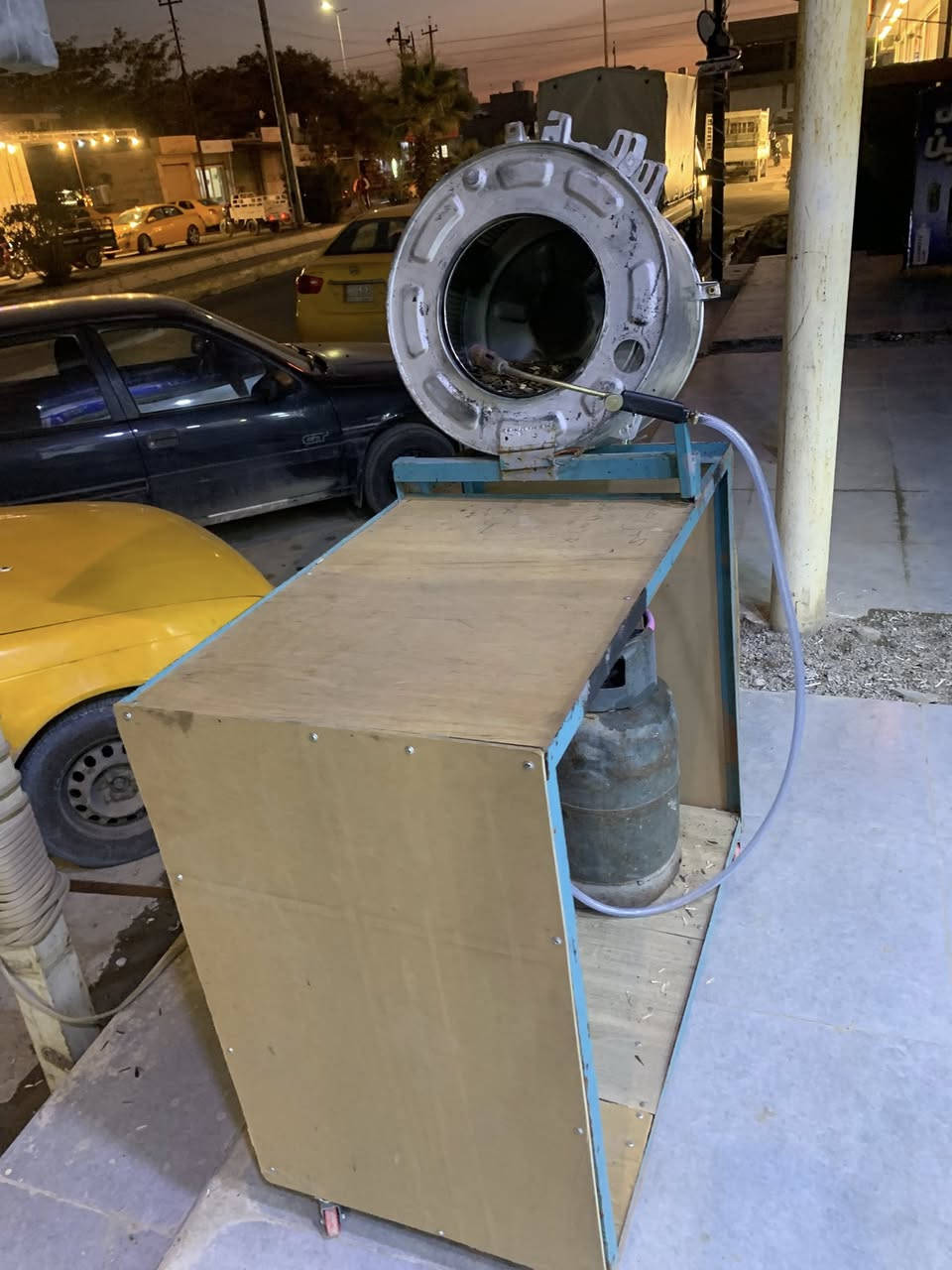 مكينه حب الشمس للبيع سعر 75 الف حي العسكري ***********
