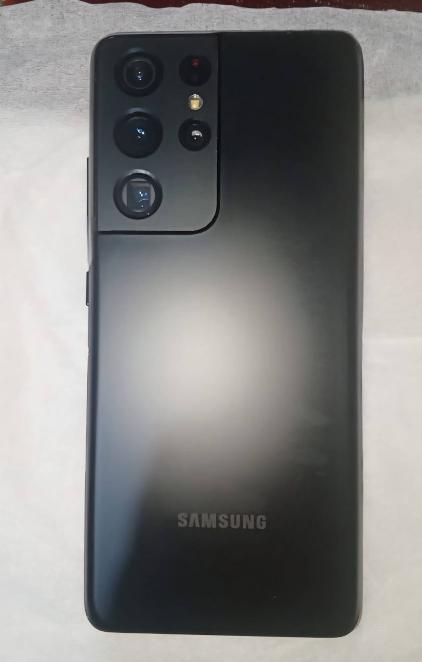 سلام عليكم 
سامسونج جالكسي s21 ultra 
دبل سيمكارت  شرق أوسط  ذاكره 256  مع ملحقات كامله 
جهاز كلش نضيف مابي شخط  للبيع  سعر 425 الف شراي يتفضل هنا ***********
