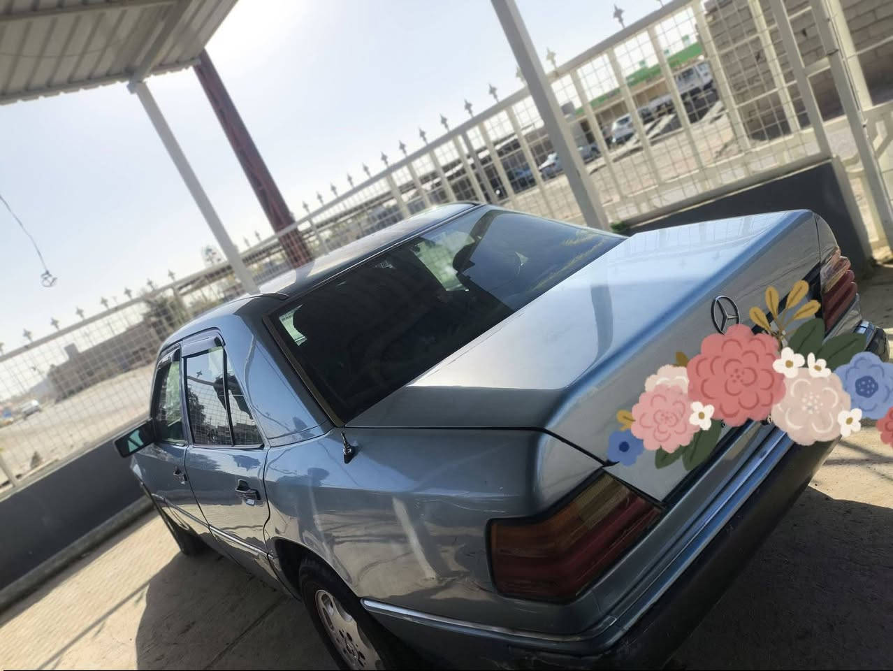 السلام عليكم  مارسدس دب موديل 1990 متكم قواعد بلاد مكينه بطه 3000 ففتي مكينه وكير خير من الله رقم اربيل سنويه 2027 نهايتها للاستفسار الاتصال على الرقم *********** او خاص
