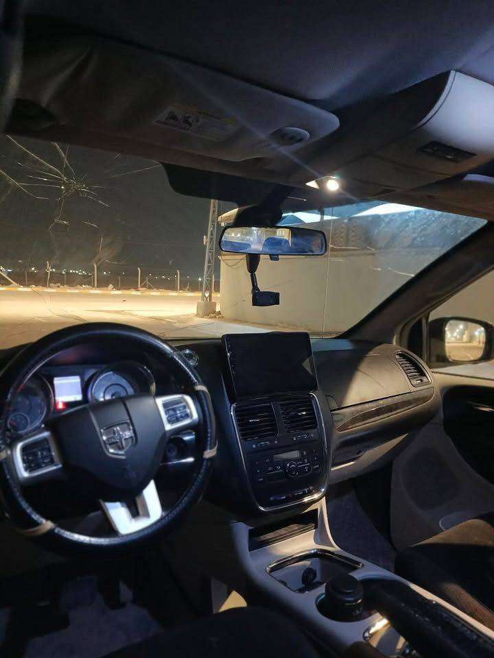 دوج كرفان اربيل موديل 2012 بس بيها واكعه قمريه عليها بيها خلل بصيط اني بل نجف ورعيها بكربلاء مدور ثاني يوم السياره فول موصفات نقصها بس حداديه ريدها 113 وبيها مجال لطيبين لونها اسود بيع مستعجل مكينه وكير كفاله هاذا رقمي *********** متواجد
