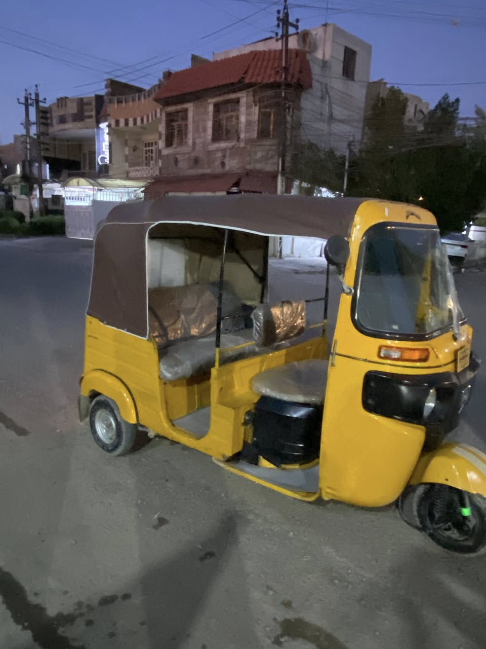 سلام عليكم. تكتك باجاج. كاملة موكملة تكتك أوراق مو رقم  سعر ٥ونص  مكاني بغداد. هلا بيك بي وقت ***********
