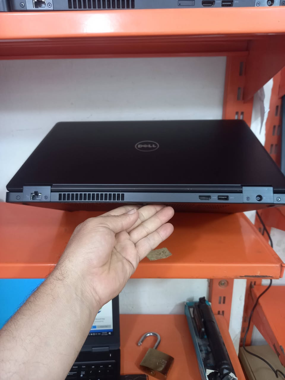 لابتوب دل dell 
الجيل الثامن . فئة المعالج H 
المعالج كور اي 5 الجيل 8
من الفئة H
الهارد    256  ssd 
الرام 8.  ddr4 
كارت الشاشة  4  شير 
حجم الشاشة  14 
الشاحنة اصلية 
يحتوي على منفذ تايب سي للشحن او نقل البيانات
نظام التشغيل ويندوز 10 عربي انكليزي 
الملحقات شاحنة وجنطة 
السعر  225
***********
***********
يوجد توصيل

متوفر 
تتوفر مجموعة لابتوبات بأسعار مناسبة ومواصفات
