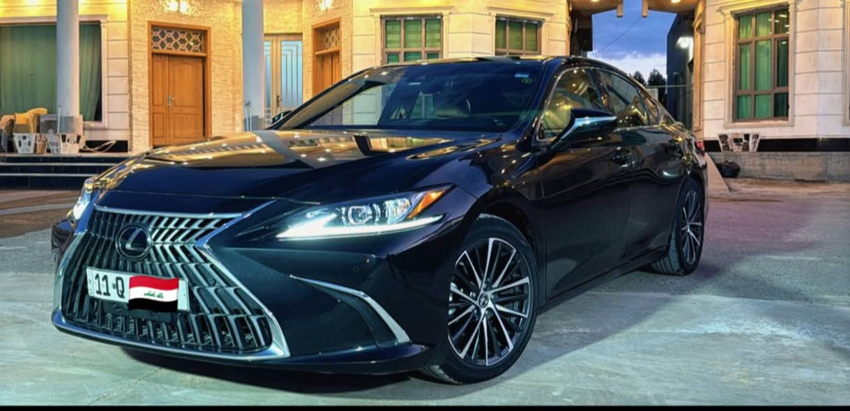 السلام عليكم شباب للبيع لكزس   ES 300 هايبرد موديل 2023
لون اسود داخل جملي 
معروفه مواصفاتها ما يحتاج اشرح
السياره بيها قطعتين صبغ جاملغ خلفي و باب بدون ايرباك بجم كبس 
السياره ماشيه 76 الف
رقم بغداد تحويل مباشر  
السعر 280 وبيها مجال
مكان السيارة الأنبار فلوجة
رقم الهاتف ***********
