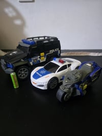 متوفر • POLICE