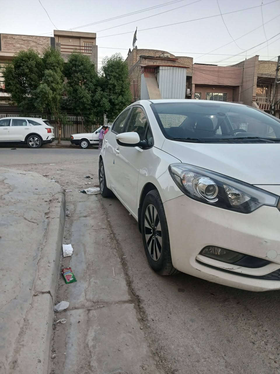 السلام عليكم سيراتو موديل ٢٠١٤ بيه قطعتين صبغ رقم اربيل الجديد هزه جديده باسمي عنوان بغداد الحسينيه السعر ١١٥ وبيه مجال موبايل ***********
