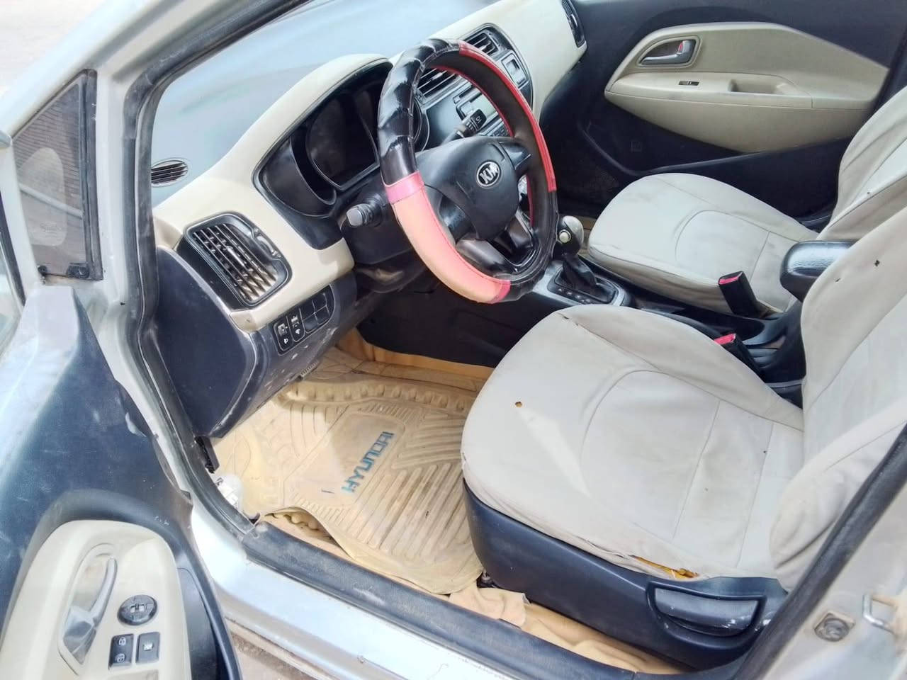 كيا ريو ٢٠١٥ نجف خليجي ١٦٠٠مابيه صبغ بيه جراد وتصليح قليل بالدوس ودحجات يعني مكانات البارد السعر ٧٥ مكان نجف يعني يرادله صبغ اتصال *********** النجف, العراق
