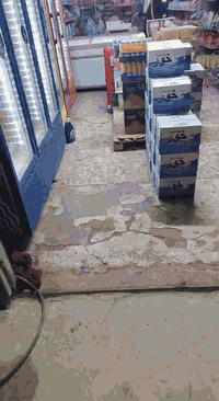 السلام عليكم اسواق للبيع منطقه البياع ***********
