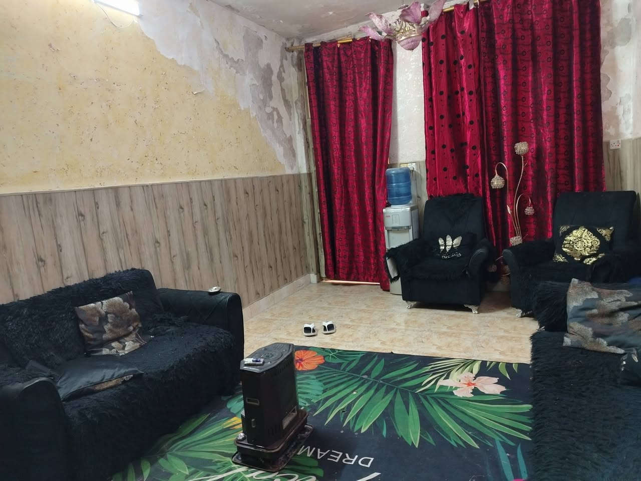 السلام عليكم بيت 75 طابق ونص يم ابو سمير.
***********
