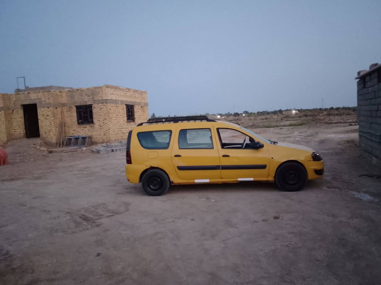 رينو سبعه راكب موديل 10 رقم 📱 نكليزي سنويه لل29 جاهزه كير مكينه شرط خطه سماوه خضر جديد حدادايه جاهزه مال شغل مكاني السماوه السعر 40 اتصل ***********
