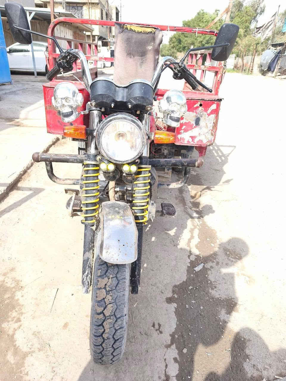 السلام عليكم ستوته دايوان للبيع نضيفه ومال جناي اوراق كامله تريد اسويلك مكاتبه تريد اوديك على راعيه الاصلي الي مطلعها من شركه مكاني التاجي حي الحسن العسكري قرب جسر ذراع دجله ***********.     900
