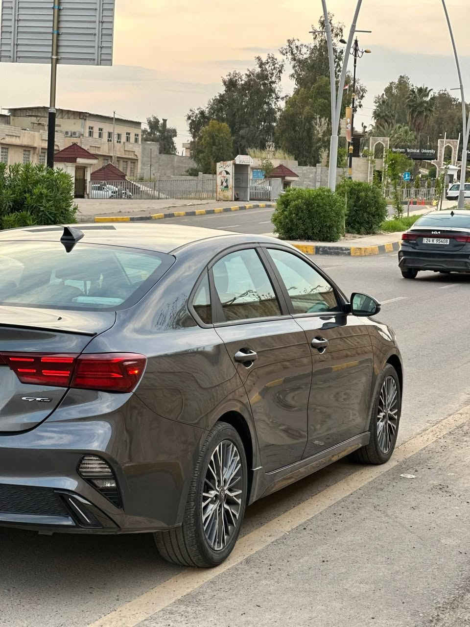 فورتي جيتي لاين لبيع او مراوس حسب القناعه موديل 22 محرك 20دوش
السياره بيه قطعتين 2 من امريكا 
 وقطعتين الكلير بدون اي ضرر شرط شرط 
 مرغوب رقم اربيل بسمي 
فول مواصفات 1/1 
كشنات جلد حار بارد 
فتحه سقف
 رادارات امامي خلفي 
ويل 17 مانعاانزلاق
 سايق ذكي
 طخم تايرات جديد
 بجم كبس 
 للاستفسار الاتصال على الرقم
***********
*********** متوفر واتساب 
*********** 
مكان الموصل
