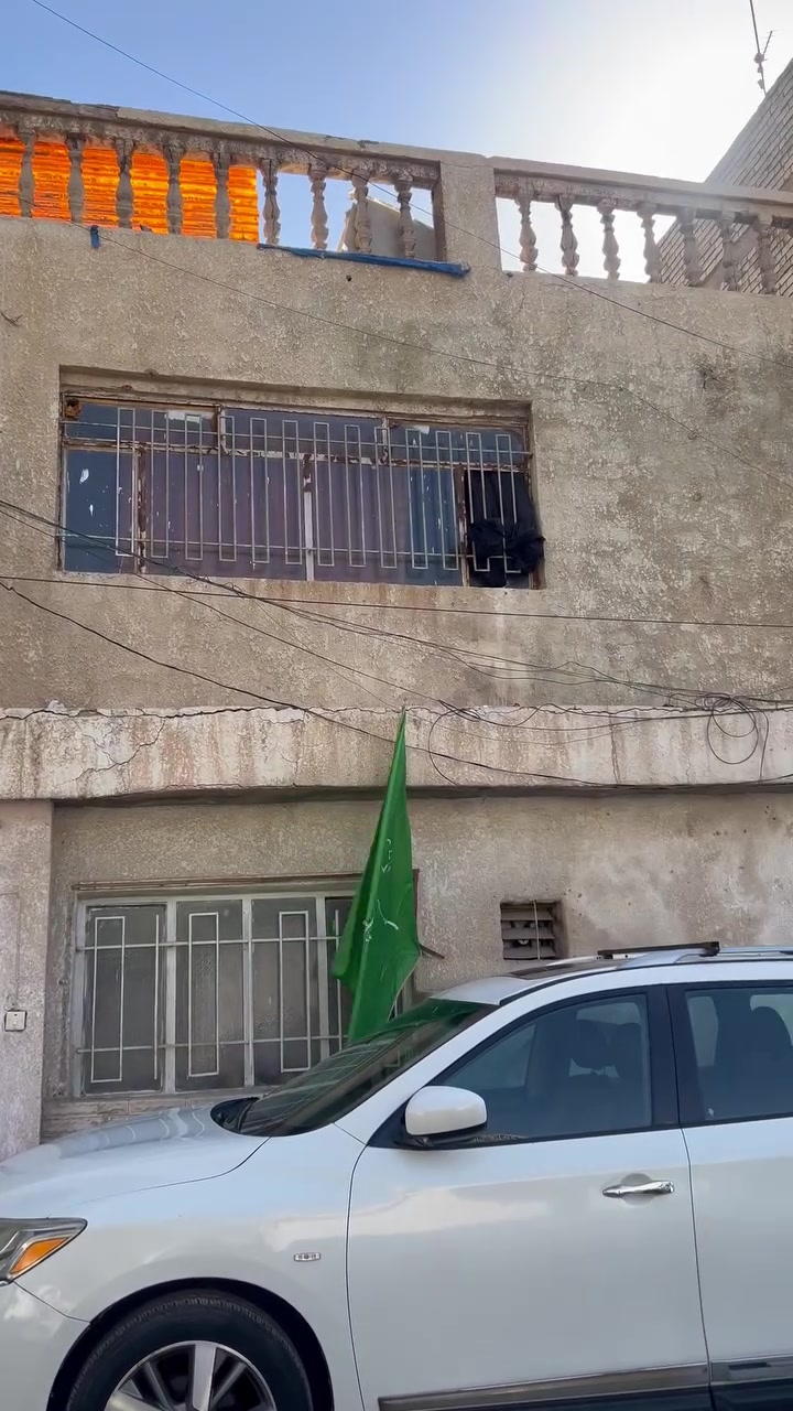 للبيع دار طابقين بناء قديم عكاده 
زنجيل واجهتين على شارع رئيسي وفرعي 
مساحة ١٣٤م 
واجهة ٨م 
نزال ١٥م
 في بغداد منطقة كمب الحيدري دور الارامل 
للأستفسار التواصل على الرقم : ***********

