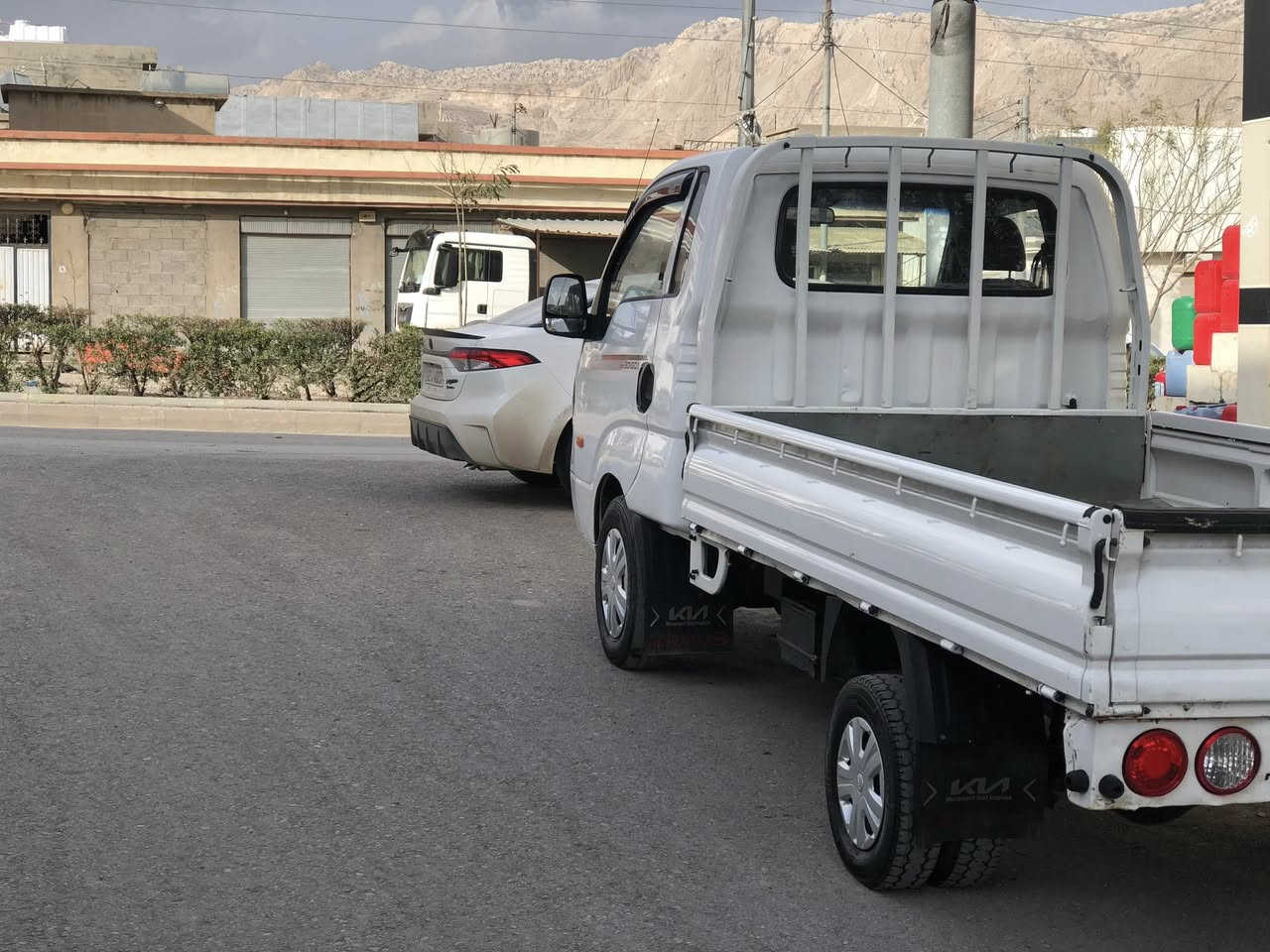 كێيا
تازە داخڵ 📦📦

مۆديل 2007 كرياوەتە 2020

مەكينە رەشى 3000

گيڕعادى 

گيڕ و مەكينەى بەشەرت

تەقە و ڕەقى  ئەكسلى بەشەرت

تەبريدى گەوم و ساردى بەشەرت

قەپات مواسەفاتە

دەبڵ سەلە📦

شەش تايەى تازە

كارەباى بەشەرت

ناو بۆدى  لەگەڵايە

سەيارە  پاكە📦📦👌

***********
