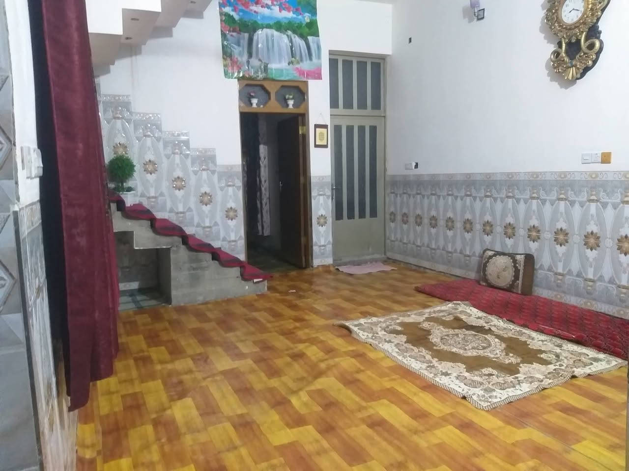 @إشارة السلام عليكم بيت للبيع بالفلوجه وراء مجمع الرحاب شارع المضيف قريب على المدرسه مسافه عن المدرسه 400 متر طاب وزراعي سنه 25 شارع 10 السعر 36}*********** \*********** |+واتساب
