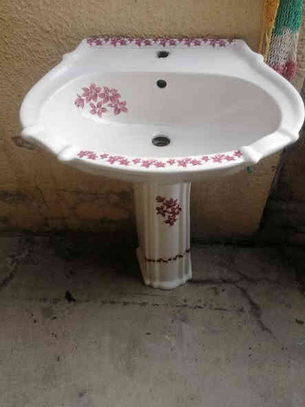 للبيع كلمن وسعره
الجريخي ***********
مغسله كبيره ٣٥ الف
مغسله وسط ٢٠ الف
مغسله وسط ٢٠ الف
طباخ سفري ١٥ الف
تدفأه عدد ٢ سعر الواحد ١٥ الف
