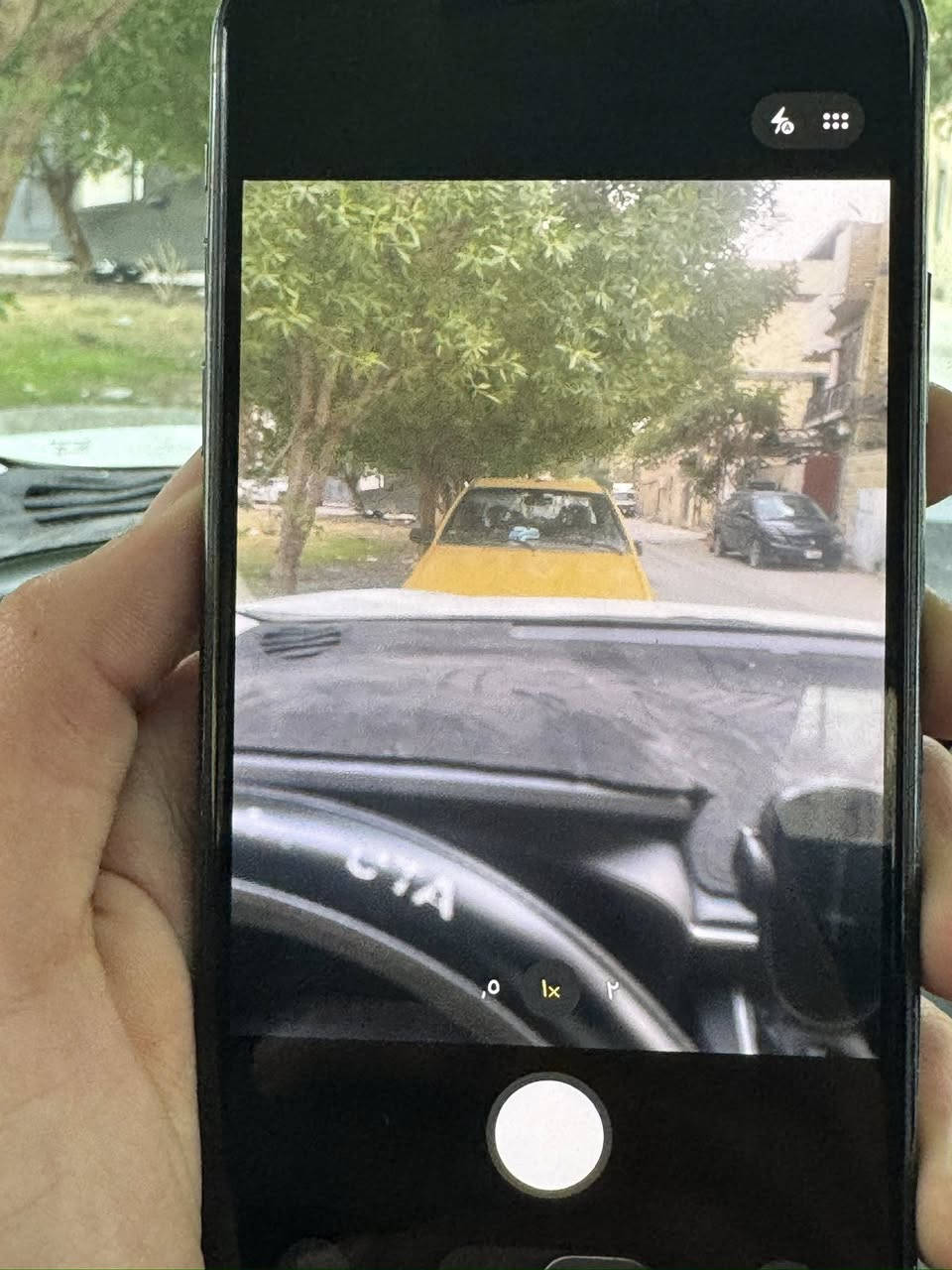 ايفون 11 pro max  بطاريه 83 الكامرة بيها هزة بس زوم  و الضهر تصليحة و المايك بس من تفتح سبيكر يصير شوية ضعيف الجهاز كلة يتصلح ويرجع وكالة ب ٦٠ الف كامل  هذا صور الجهاز كامل سعرة ١٧٥ قفل 
الي عاجبة يراسلني هذا رقم واتساب ***********
