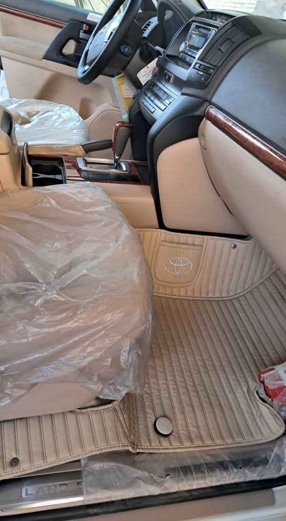 السلام عليكم....
لاندكروز موديل 2014 
مكفولة من الصبغ والظربه 
الاتصال ***********
سياره رقم شمالي
مكاني بغداد
