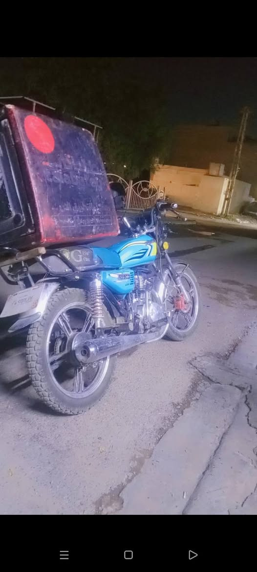 سلام عليكم دراجه لبيع في بغداد دراجه قبل شهرين  ماخده دراجه حلوه ونظيفه تجي وشوف بعينك بس دبل اشاير  نقص بيه ولا نضوح ولا تبخير دراجه ما مفتوحه   موديل 2024 بكاني بغداد حي الجهاد رقم ***********
