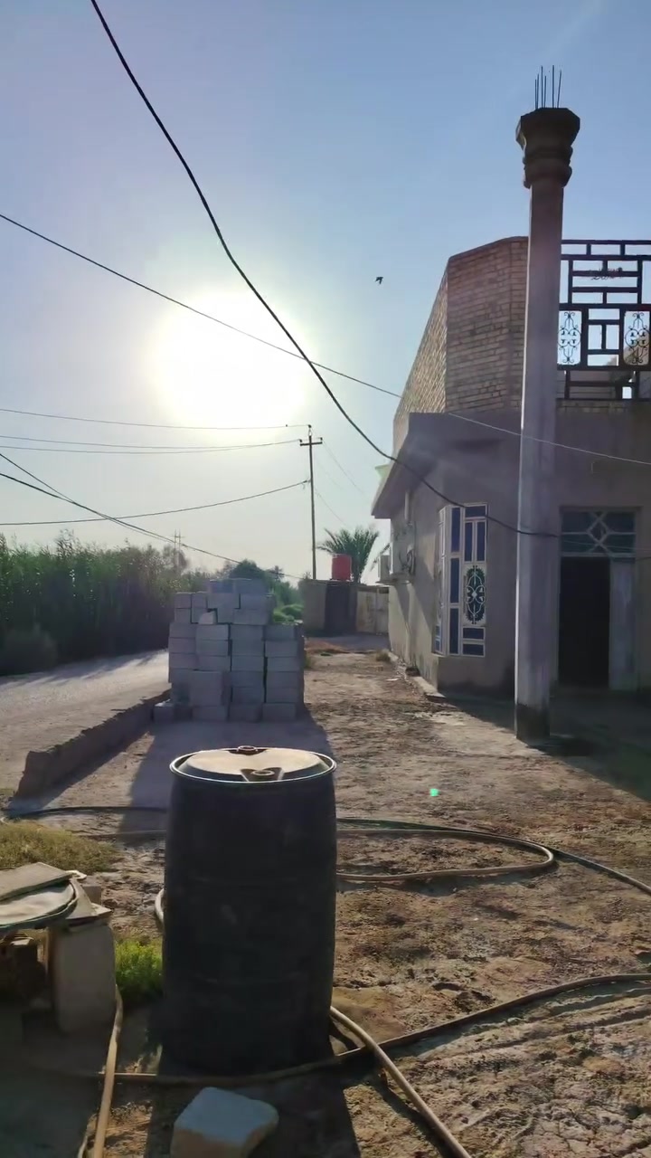بيت طابو زراعي المكان في ناحيت الهلال البيت متكون من غرفتين ومطبخ داخلي ومطبخ خارجي وحمام ومنزع متكون من دورين دور الوال كامل وثاني بس عوزه عكاده صب كونكريت بناء جديد 2019  مساحت البيت متكونه 200متر  من غير الحوش حمامات داخليات وحمامات خارجيات مع قطعت أرض أكثر من دونم سعر 85 مليون قفل ***********
