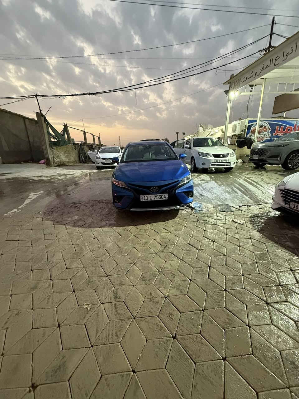 Se
كامري ٢٠١٨

مواصفات معروفه 
السياره جاهزة من كلشي كير مكينة حدادية تخم تاير تبريد
ماشية ٦٤ الف ميل
حادثها فقط البنيد صبغ 
وبيها بارد بالجاملغ الخلفي 
وبيها تكحيلات بسيطة اثر خدوش 
سنوية جديدة باسمي رقم بغداد  دولي جديد 

السعر ١٦٧ وبيها مجال 

***********
متواجد فيس و واتساب واتصال
