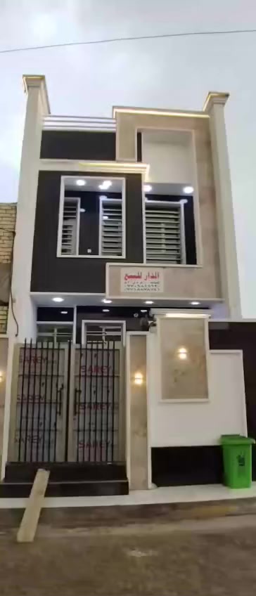 اللهم صلي على محمد وآل محمد دار البيع 🏡تصميم مودرن مساحة 100 متر ٥ في 20 زراعي يحتوي البيت على إستقبال+ ٣ غرف نوم+ ٣حمامات +٢ صاله +مطبخ+ حار مطبخ بارد +سطح أمامي وسطح خلفي موقع الدار بغداد رئاسه عبيدي شارع عشرين خلف مدرسة الشهيد قريب على الشارع العام موقع مميز جدآ كامل الخدمات الاتصال والاستفسار على الرقم ***********
