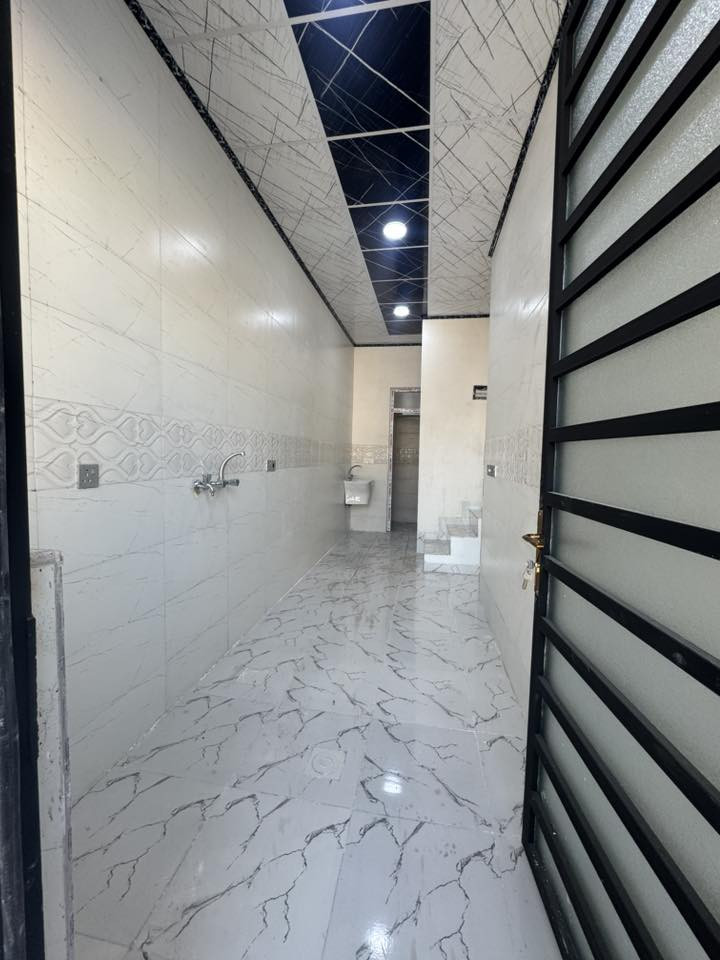 السلام عليكم داران توم للبيع
موصل حي الاسماح قرب صيدليه الشغف 
مساحه الدار 50 متر طابق ونص 
سند طابو ملك صرف 
السعر 51 بي مجال 
 للاستفسار الاتصال الارقام التاليه✅👉👉 
***********
***********
مكتب عمر غالب لتجاره لعقارات
العنوان حي الانتصار شارع 20
خلف جامع خلفاء الرسول
