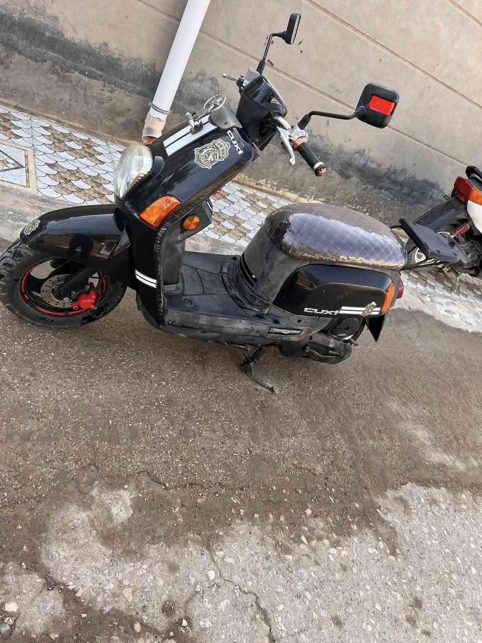 السلام عليكم دراجه بوليس استوه طالعه من الرنبه برغي ما مفتوح بيه مكانه واسط قضاء الحي  ***********
