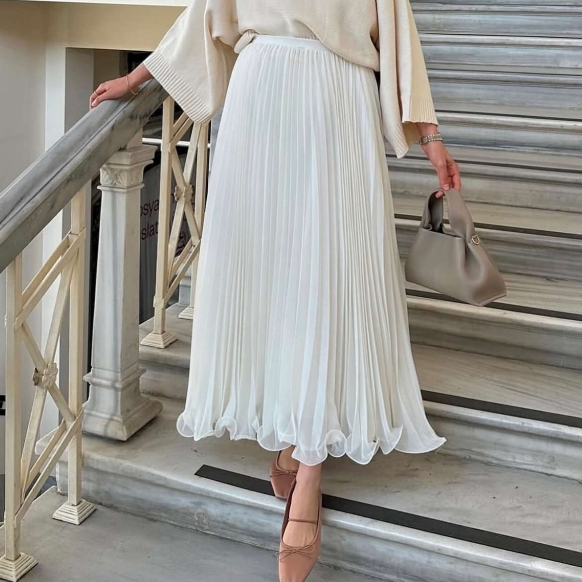 تنورة الاميرات ترهم ويه جميع تنسيقات 😂💪
قطعة الأصلية 
فري سايز 
طول ١١٠ سم

تتوفر خدمة توصيل لجميع محافظات العراق 🇮🇶 
***********
#تنورة_الأميرات #تنورة #ازياء_سان #ازياء
