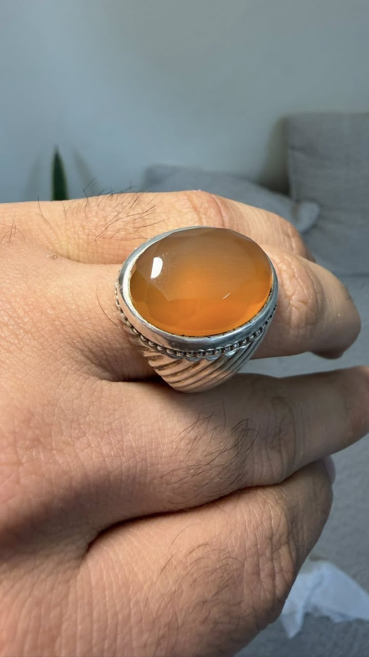 خاتم عقيق يماني مترش  وصياغة يدوية ثقيل تحفة  قياس 23  للبيع ***********
