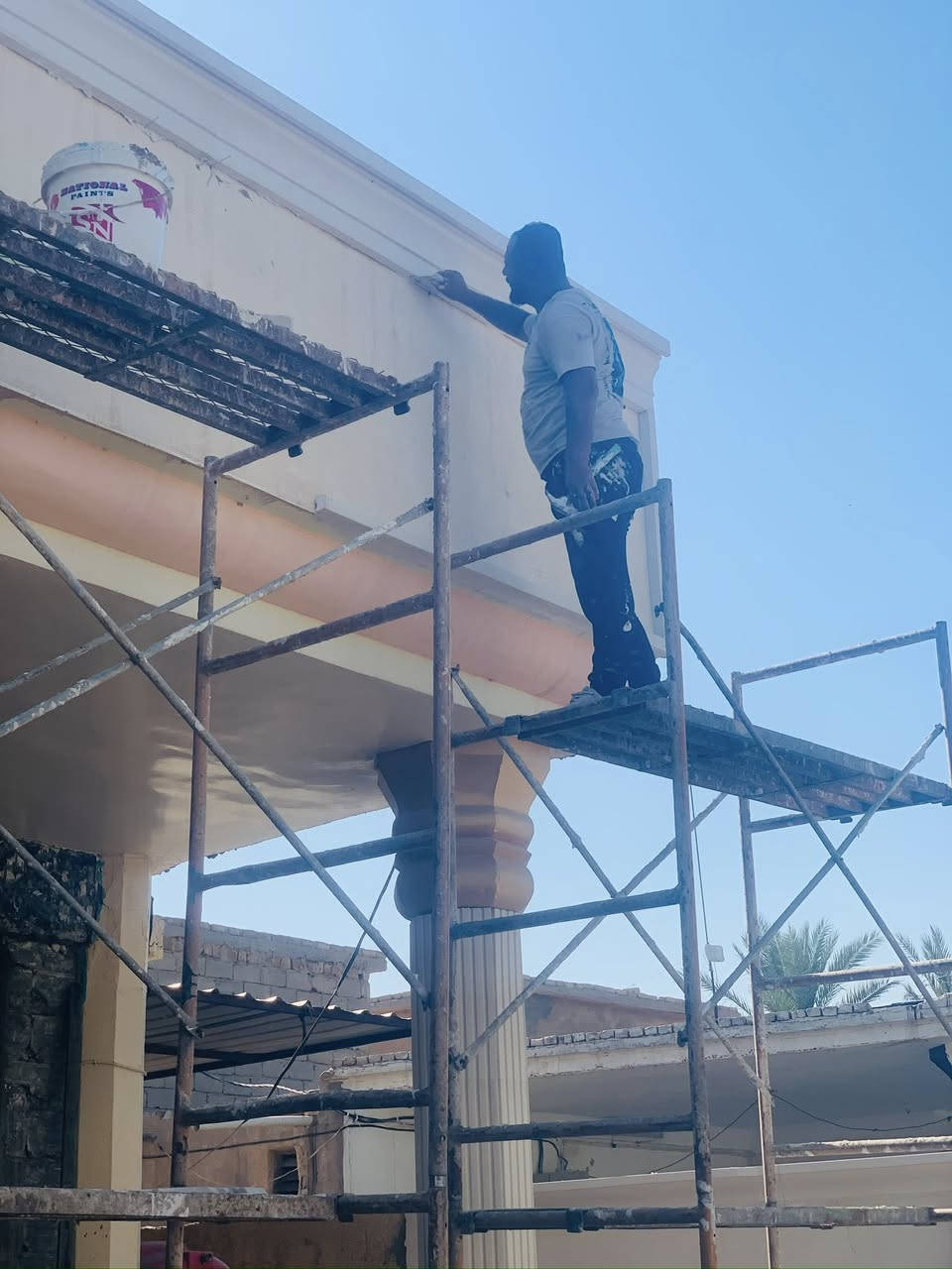 الاديكورات والواجهيات واصباغ دخليه وخارجه وصباغ المنزال ❤️البوب والشبابيك ضافه جبس بورد وبسعار مناسبه عنواني بابل سده الهنديه *********** ***********❤️🚙
