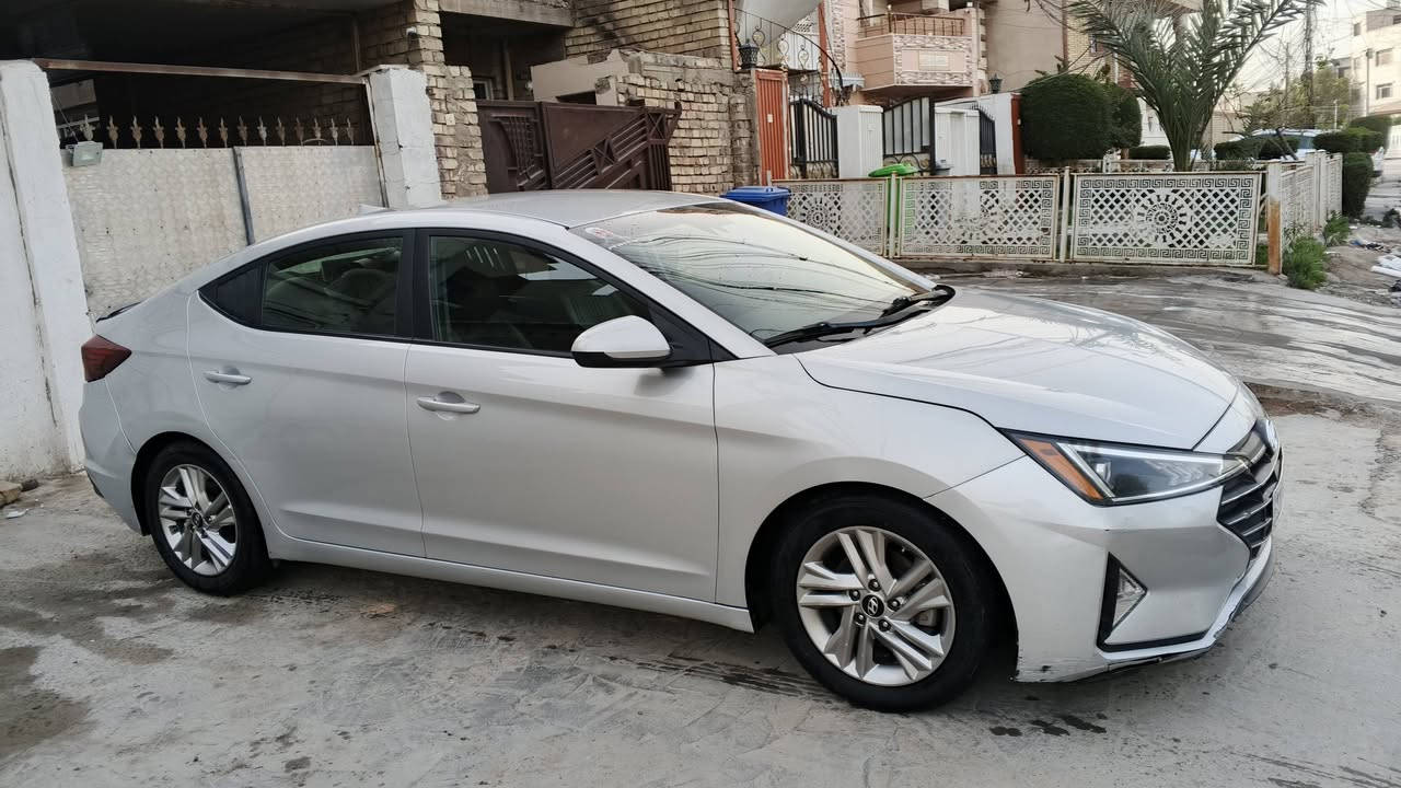 السلام عليكم ورحمة الله
النترا امريكي للبيع موديل 2019  رقم بغداد باسمي ماشية 74 ميل حادثها موضح بالسونار 
السعر 136 وبيها مجال 
مكانها بغداد الكرادة 
للاستفسار الاتصال على ***********
