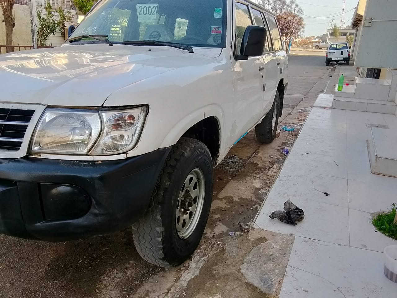 بەناوی خودای گەورە 
نیسان پاترۆڵ 
مۆدێل 2002 
ماشااللە ئەڵێی بوکە 
جام کارەبا و abs  شاشە ئایپات  تاقمێ تەرجیلی ماشااللە گوێ کاسەکات  
سەیارەکە کامل کاتمو 
 بەرگە کوشنی بۆکراوە 
سەیارەکە ئارمی سۆرانە 
پەڵە پەڵە بۆیاغی هەیە  بەحیزام دەیفرۆشم 
 ماشااللە سەقفوشانی وەک شوشە وایە قەترەی پێوە نیە 
کارەبای بەشەرت 
تەقەو رەقەی بەشەرت 
یەک مەسروفی بچوکی تیایە و هیچ تر 
ماشااللە ژێری ئەڵێی تۆپە
هەڵسانو قوەت بەلای خۆیەوەیەتی 
تاقەنەیە  
ناو نیشان چەم چەماڵ 
***********  خوایە هەر کەس کریتی بێتەمایەی خێرو بەرەکەت بۆی
