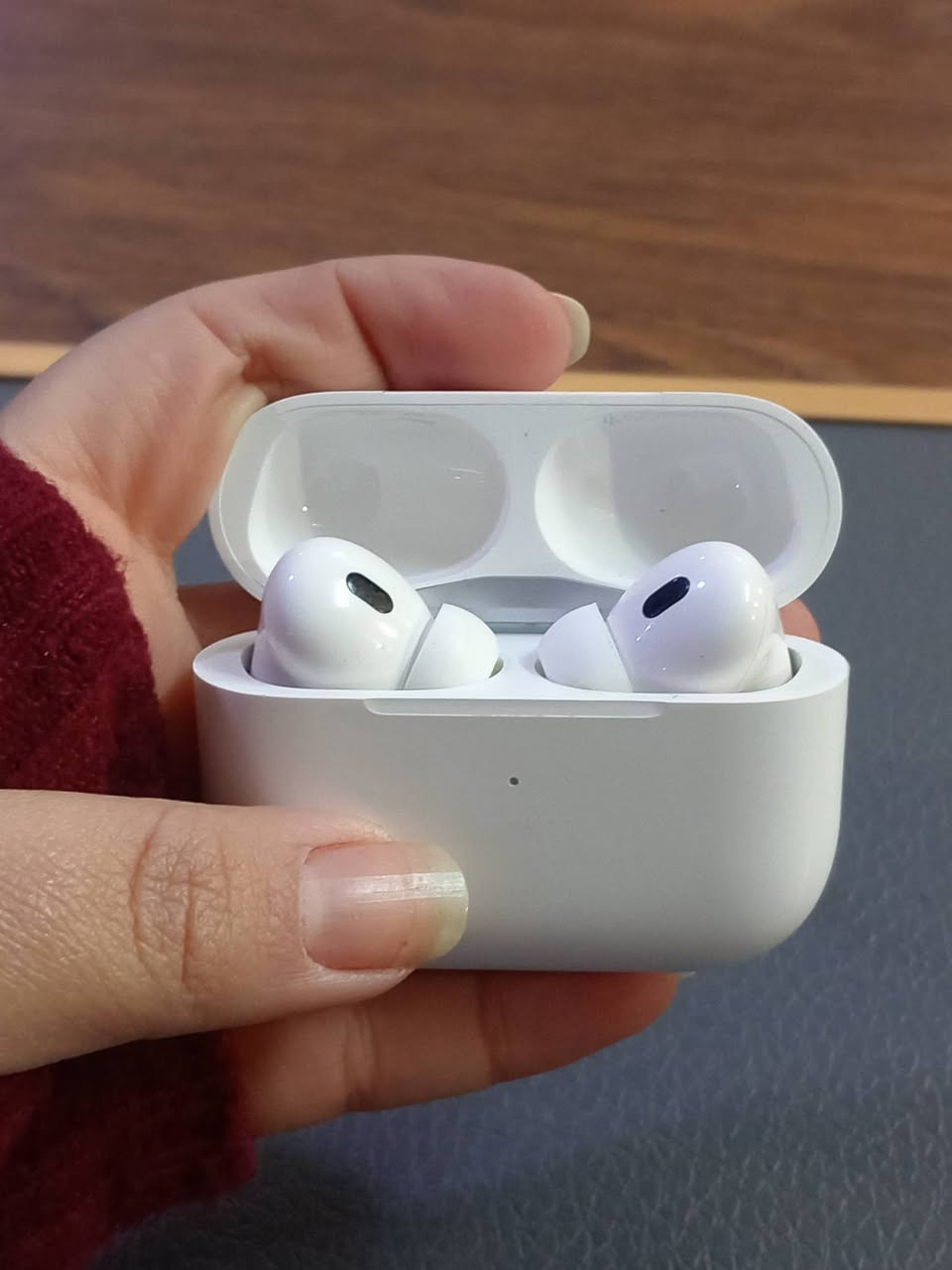 سماعات اصليه ابل 3برو للبيع
 فحص مابيه اي خلل بدون كارتون
السعر 200 
***********
