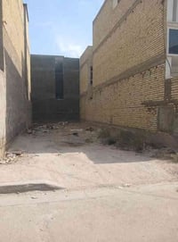 عندي قطعة أرض اللبيع  حي الجهاد الشارقة  المساحة ١٢٥ الواجة ٦ربع النزا...