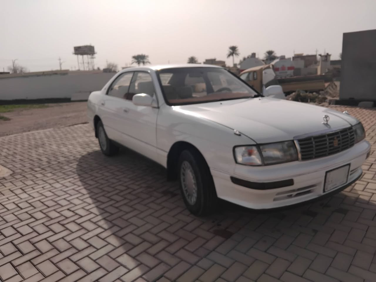 السلام عليكم سياره بطه للبيع متصل موديل 1992 رقم نينوى الماني شرط التحويل محرك كير 2500 شرط صدر تايرات كلو نضيف تبريد دفئه شرط
صبغ جاملغ خلفي فقط سعر 60 وبيها مجال
اتصال***********
