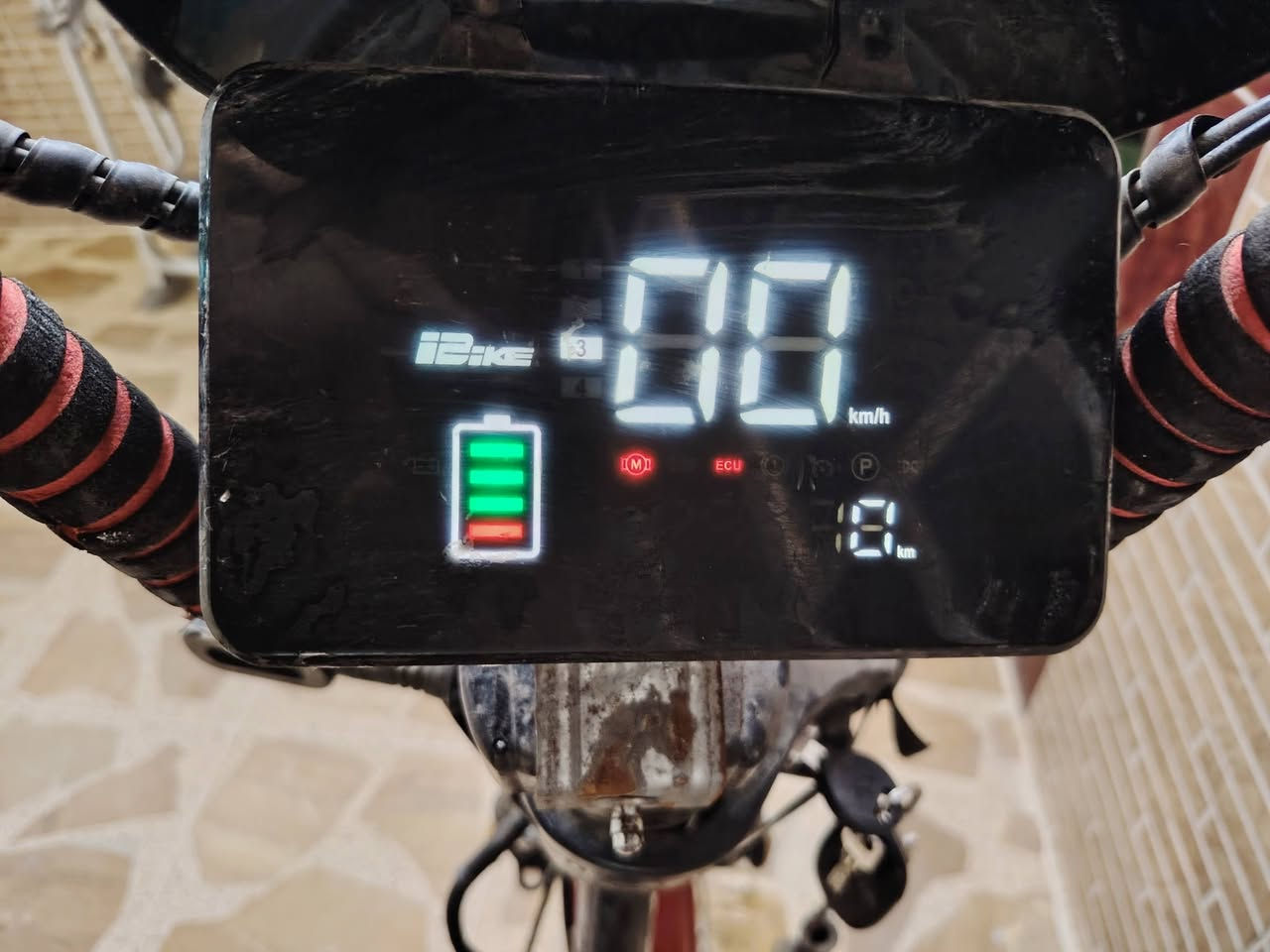 ما طور شحن شغال  نضيف بطاريات 4  بس بي هاي الأعطال المكان الموصل يم دوره بغداد للاستفسار *********** ال سعر 100 وبي مجال
