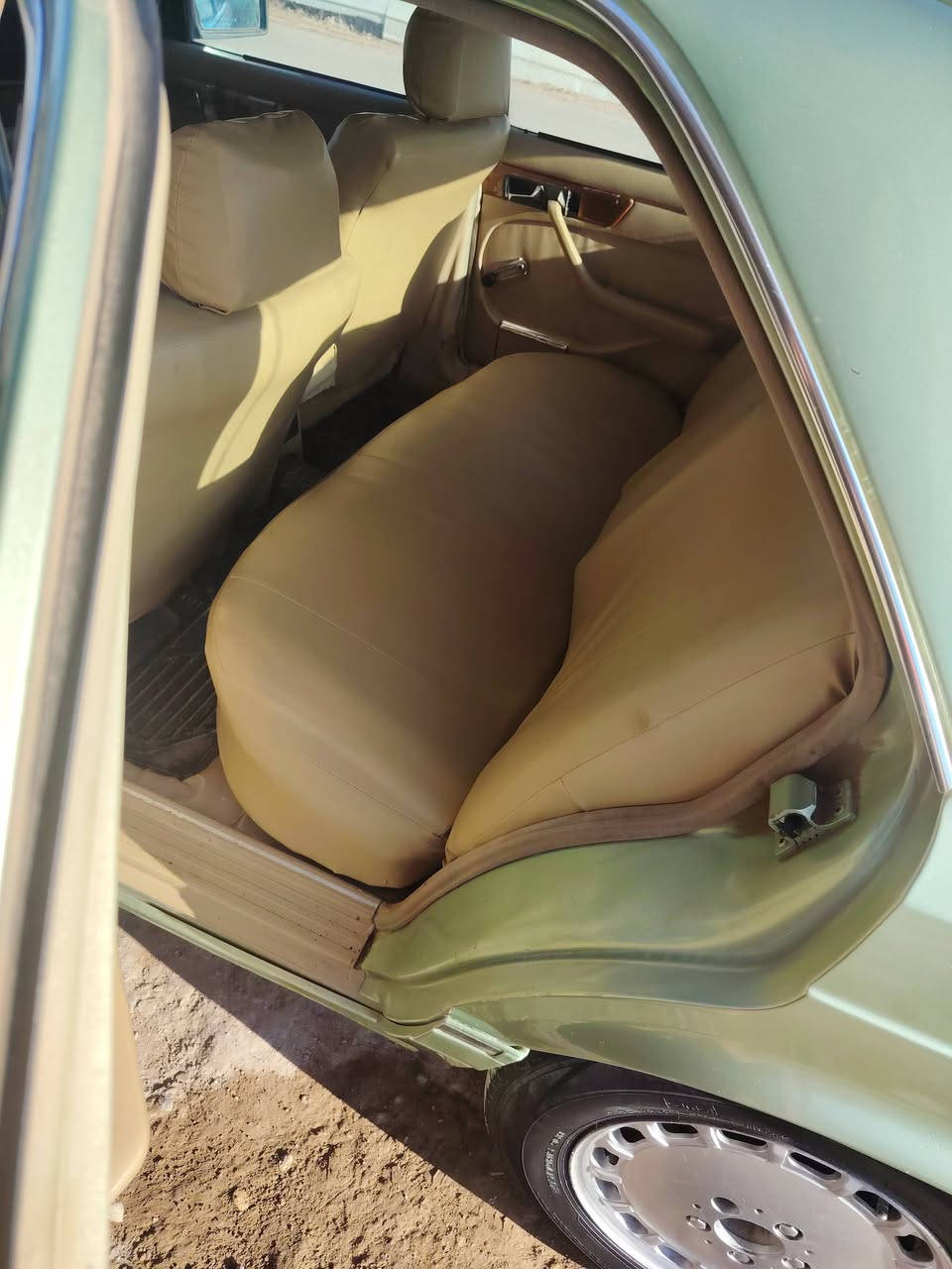 مارسدس رائسي موديل 1990  محور بطه 3000 فيفيتي رقم بغداد سنويه 2026 شهر 8 تنتهي
راعيهه بلكوت سعر 44 وبيهه مجال شباب مكلف بالنشر والله اليريد استفسار يتصل ***********
