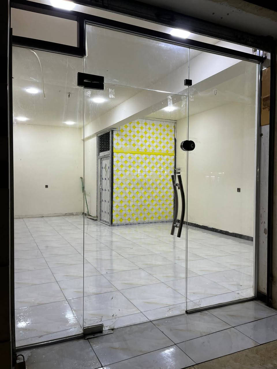 محلات لليجار  اول واحد نزال 6 والعرض 5
ثاني  نزال7 العرض 2 ونص 

موقع الدورة شارع ستين60

يم عامود 1/100واحد

للاستفسار واتساب ***********
