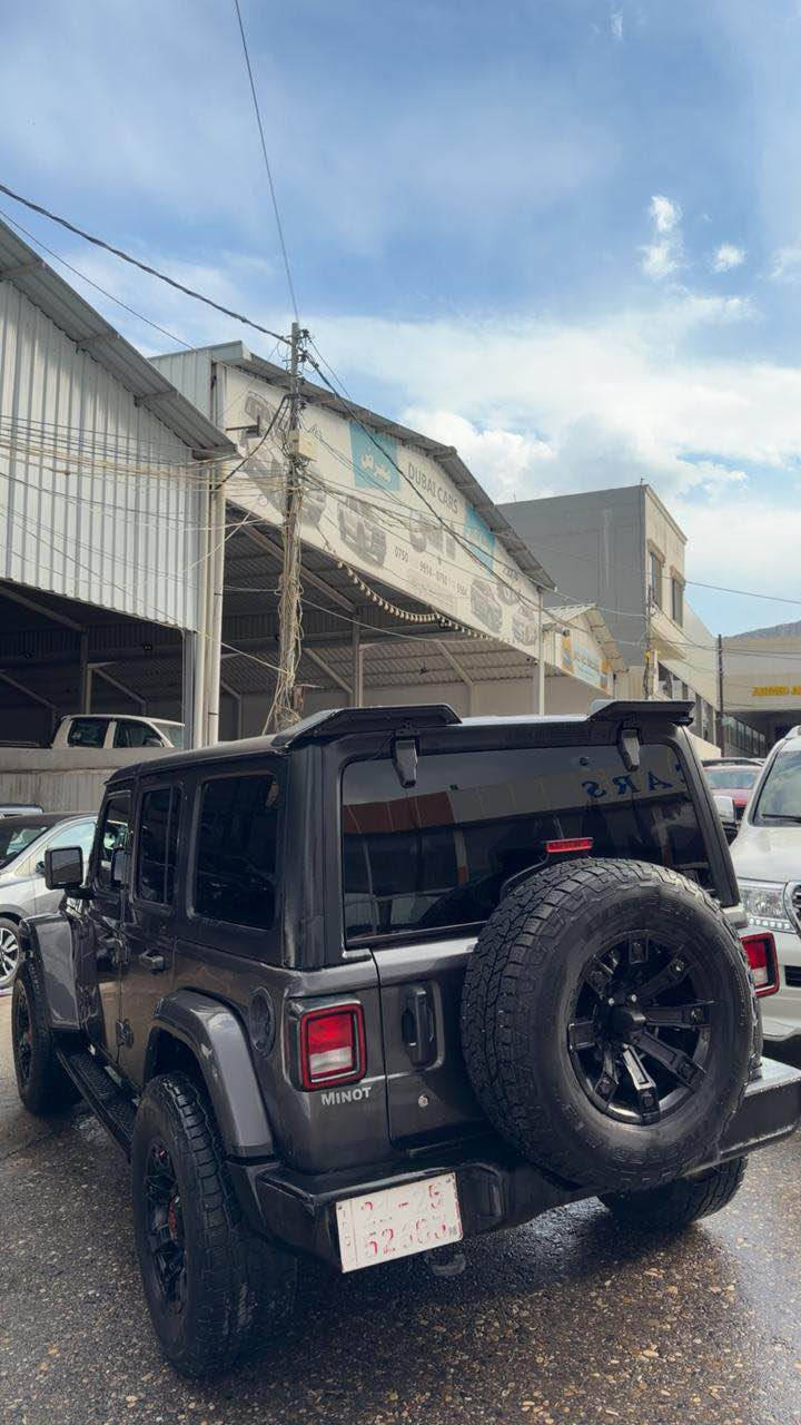 جيب رنلكر ٢٠٢٣ سبورت 
سيارة نص جملغ صبغ و بوند مبدل روبيكون 
سيارة ٤ سلندر تيربو كير محرك كهربائيات كل بشرط سيارة ٨ الف ماشية و سيارة جاهزه شرط ترقيم سعر ٢٤٥ ورقة و مجال مكان سيارة دهوك 
*********** دهوك, العراق
