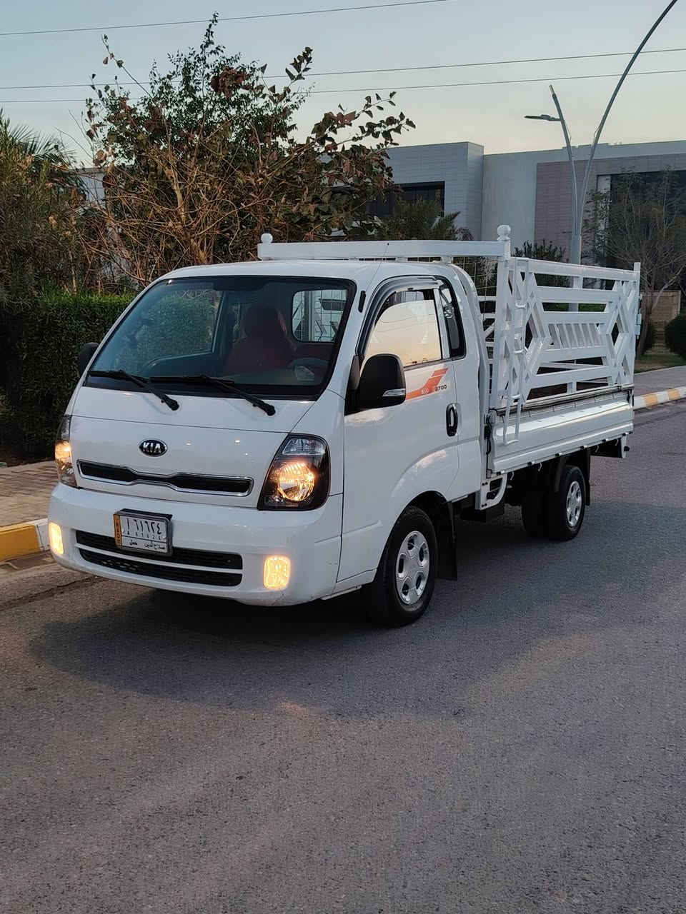 السلام عليكم للبيع بسعر 124 كيا حمل موديل 2018 مكفوله كفاله عامه من كلشي شواصي ومكينه وكشر داخل مدوشمه قبل يومين كلشي بيه شغال وجاهزه سبيرات شركه مانازله تحويل مباشر السياره حيل حلوه صدر وتايرات كله جدد العنوان تكريت
***********
