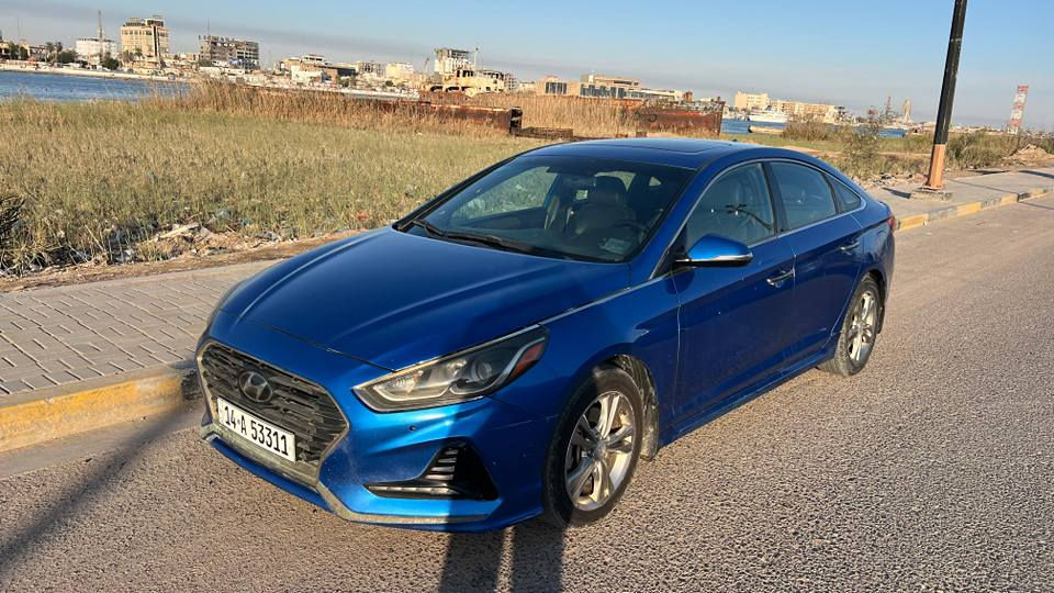 سلام عليكم
سوناتا موديل 2019 وارد امريكي  فول مواصفات
لون ازرق مميز  سيارة بسمي رقم جديد بصرة سنوية تنتهي ب2031
السعر 110 بيها مجال كلش بسيط

مواصفات/
1-محرك 2400
2-فتحة سقف
3-بصمه
4-بصمة ابواب مع صندوك
5-تبريد خلفي 
6-رادار بلمري جانبي 
7-شاشه كبيره +كار بلي+GPS+بلوتوث +اتصال 
9-مقعد امامي كهرباء 
10-مقاعد جلد 
11-تدفئة مقاعد
12-ثلاث وضعيات قياده ECO+NORML+SPORT 
13-فول تحكم ستيرن 
14-لد زنون ليلي 
15-شاشة اعطال 
16-مثبت سرعه 
17-حساس اطارات +اشاير بلمري+,سياره دبل كزوز 
أو بعد هواي مواصفات ما ذكرته 
ماشيه 88  

السيارة مصبوغة حزام 
 السيارة مكفولة من العيب الشرعي 

لاستفسار*********** البصرة, العراق

