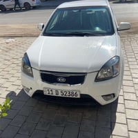 كيا ريو 2011  محرك (1400) بغداد  بيها ٣ قطع صبغ   سعر 80$   مكاني شارع...